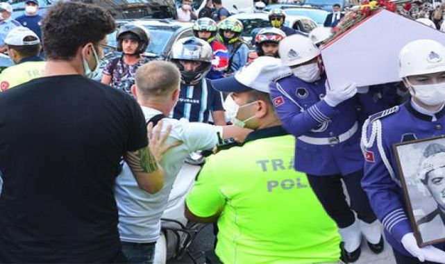Haberler: Cenazede taraftar gerginliği! 'Ferhan Şensoy olduğunu bilseydik yapmazdık'