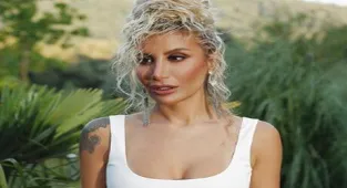 İrem Derici, Ece Seçkin'e düğünde tam altın taktı!