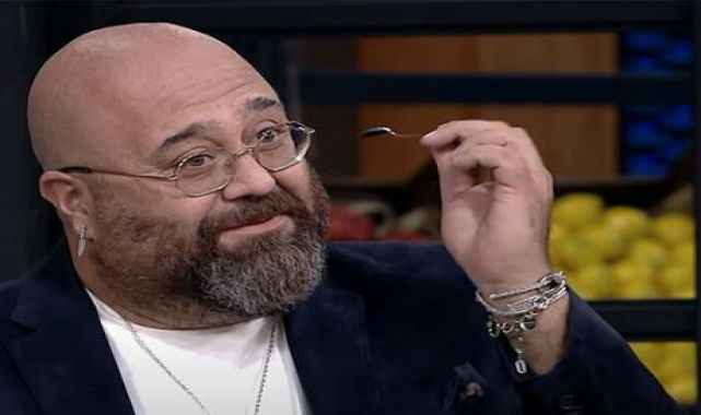 Kaşık atmak nedir, ne demek? MasterChef şefin kaşık atması ne anlama geliyor?