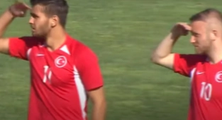 Milli Takımdan İşaret Diliyle İstiklal Marşı