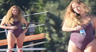 Naz Elmas Bodrum'da! Teknede görüntülendi