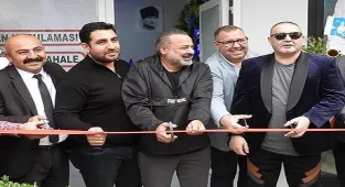 Şafak Sezer önce serum yedi, sonra açılış yaptı