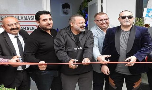 Şafak Sezer önce serum yedi, sonra açılış yaptı