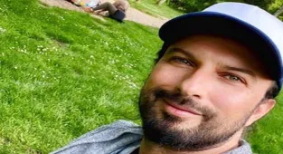 Tarkan: 'Cool' baba olmaya çalışırken tütüyü giydirdiler!