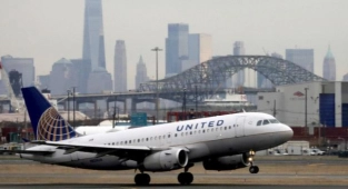 United Airlines Çalışanlarını İşten Çıkartacak