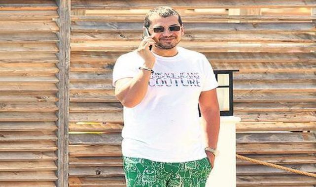 Ünlü yazar tatilde