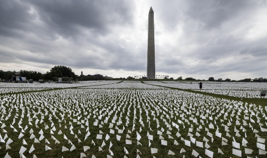 Washington 640 bin Beyaz Bayrakla Donatıldı