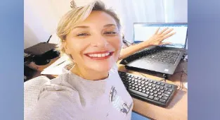 Yazmaya başladı