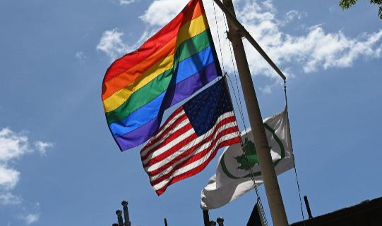 Amerika'da LGBT Bayrakları Yasaklandı
