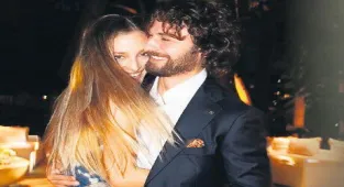 Aşk dolu kutlama