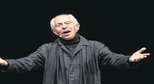 Ayakta alkışlandı