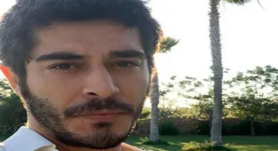 Burak Deniz'den 50 paket mama bağışı
