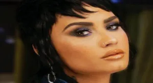 Demi Lovato: 'Uzaylı' teriminin aşağılayıcı olduğunu düşünüyorum