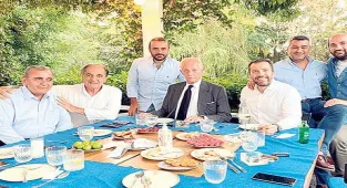 Dostlar bir arada
