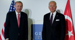 Erdoğan ve Biden Roma'da bir araya geldi