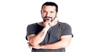 Finalde sahnede