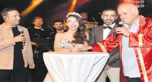 Görkemli düğün eğlencesi