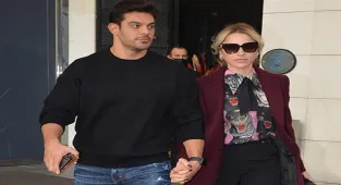Hadise-Mehmet Dinçlerler el ele
