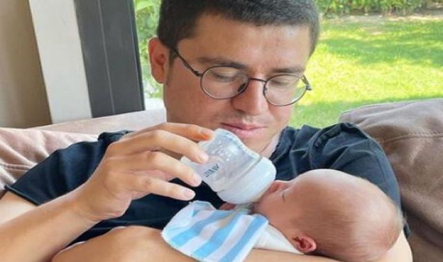 İbrahim Büyükak oğlu ile poz verdi