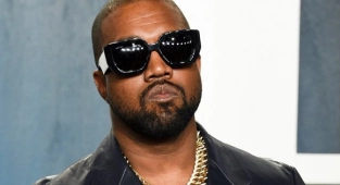 Kayne West, Adını Ye Olarak Değiştirdi