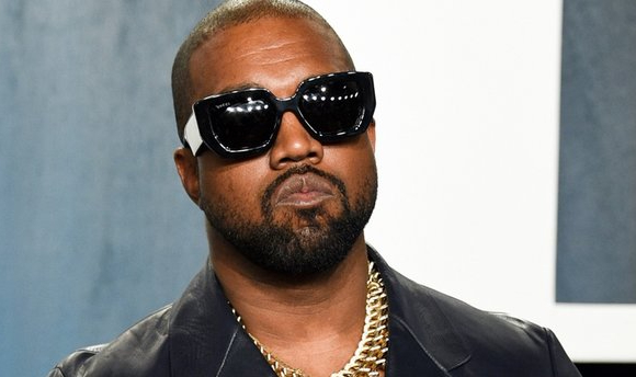 Kayne West, Adını Ye Olarak Değiştirdi