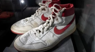 Michael Jordan'ın Ayakkabıları Rekor Fiyata Satıldı