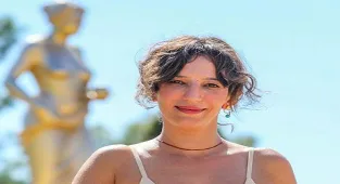 Nihal Yalçın: 'Zuhal' filmi benim için ilk