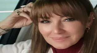 Pınar Altuğ takipçilerini maziye götürdü