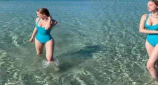 Serel Yereli'nin Çeşme'de deniz keyfi