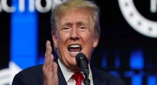 Trump'tan 'Beni hala özlemediniz mi?' mesajı