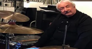 Usta sanatçı Durul Gence hayatını kaybetti