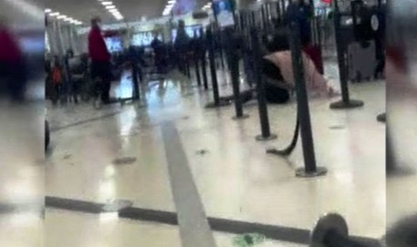 Amerika'da Havalimanında Silah Patladı