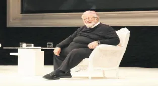 Ayakta alkışlandı