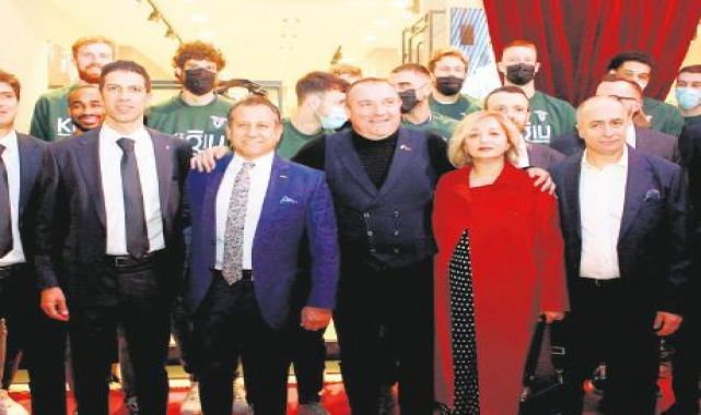 Bolonya’da görkemli açılış