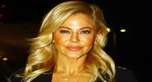Burcu Şendir siyahlar içinde