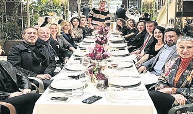 Dostluk masası