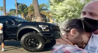 Dwayne Johnson hayranına aracını hediye etti