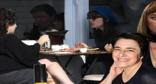 Esra Dermancıoğlu ve Demet Evgar baş başa yemek yedi