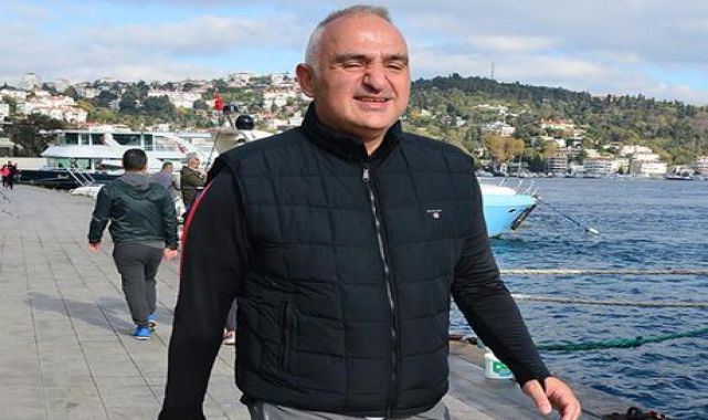Kültür ve Turizm Bakanı Mehmet Nuri Ersoy yürüyüşte