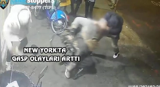 New York'ta Engelli Adamı Dövüp Soydular