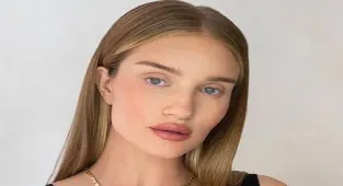 Rosie Huntington-Whiteley: Annelik rolüne alışınca rahatladım