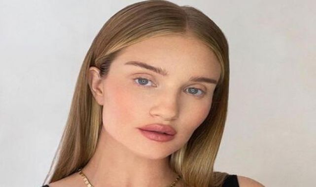 Rosie Huntington-Whiteley: Annelik rolüne alışınca rahatladım