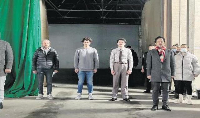 Saygı duruşuyla başladı…