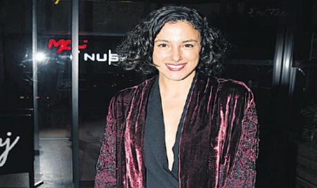 Senaryo yazıyor