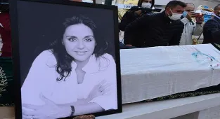 Son dakika: Ünlü moda tasarımcısı Bahar Korçan son yolculuğuan uğurlandı