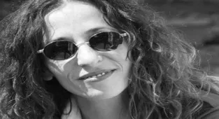 Tiyatrocu Arzu Akın hayatını kaybetti