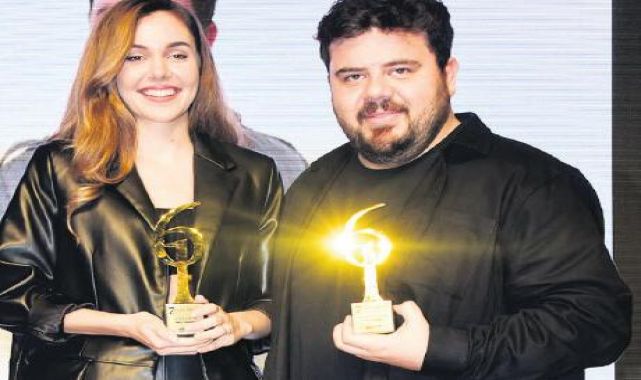 Ünlü akını