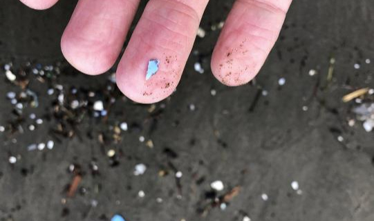 Alaska'da Gökten Plastik Yağdı