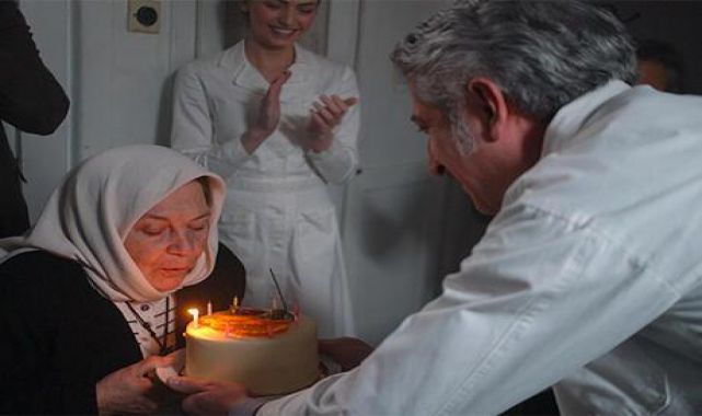 Aliye Uzunatağan'a sürpriz doğum günü
