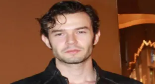 Aytaç Şaşmaz'ın ödül töreni hazırlığı